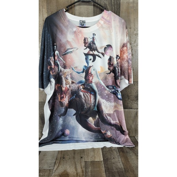 Aliens and Dinosaurs Light Weight Adult Tee Size 2XL - Picture 2 of 4